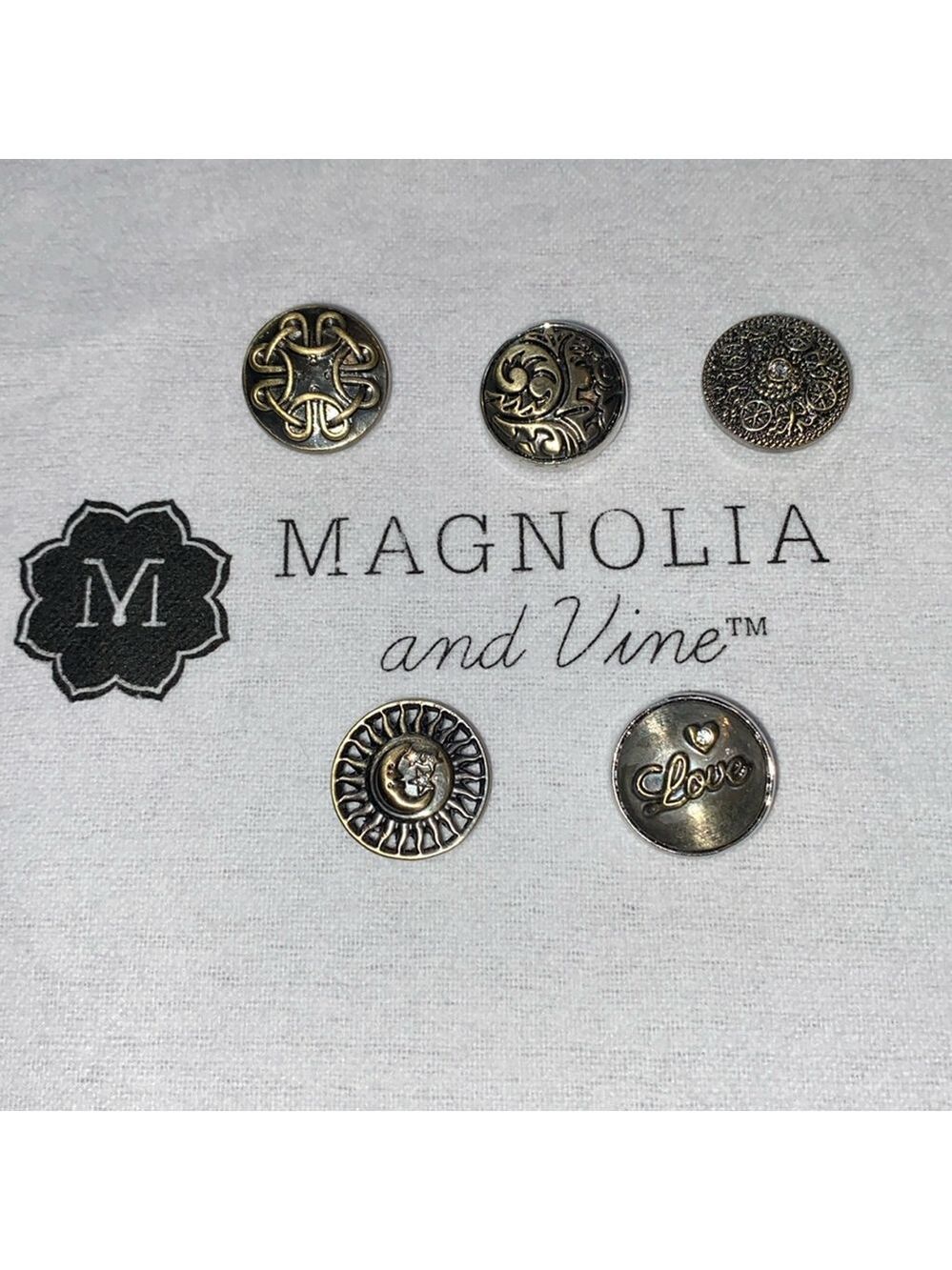 Magnolia and Vine, 5 Antique Brass colored original size snaps, new